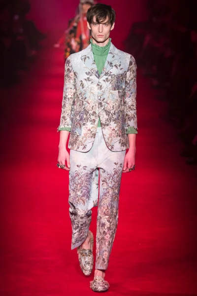 Look 55